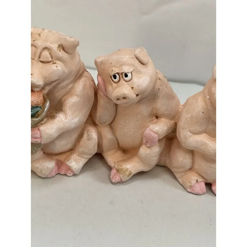 1999 Decorative Pig Figurine Five Pigs Sitting on Bench